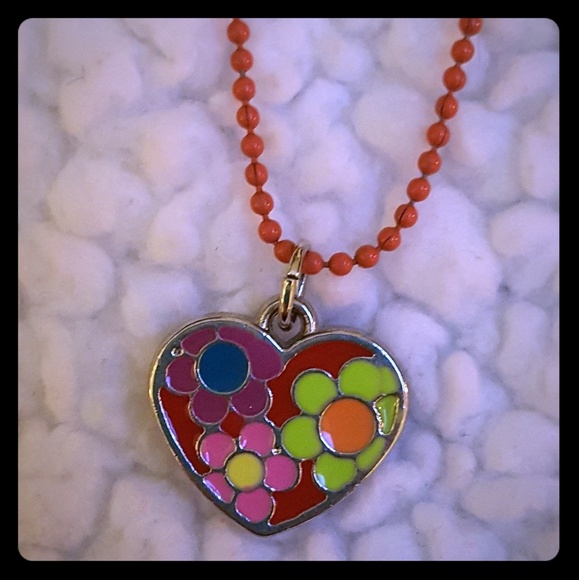 Aeropostal heart necklace!! - Picture 1 of 3